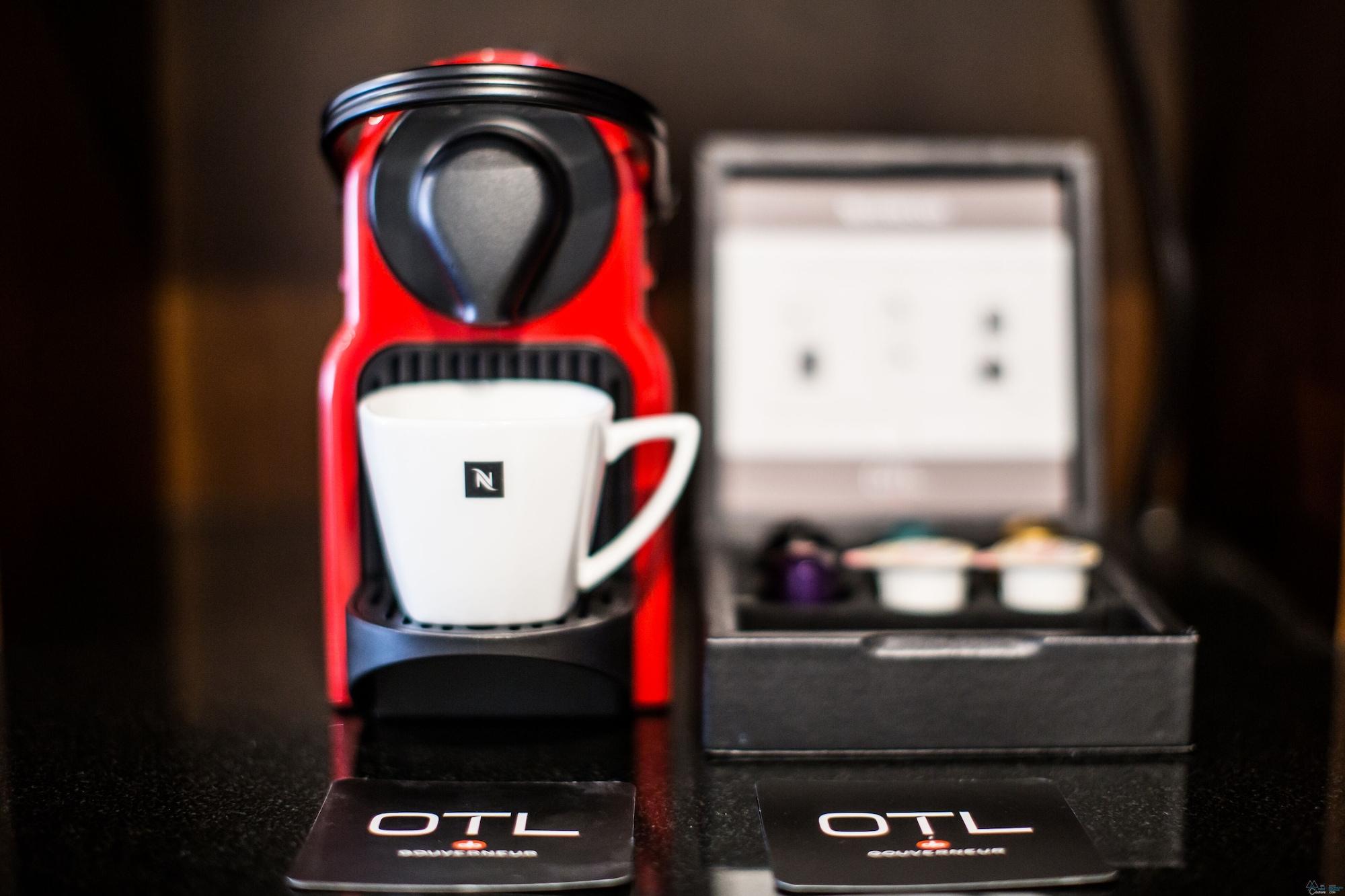 Otl Gouverneur Sherbrooke Luaran gambar A Nespresso Inissia machine