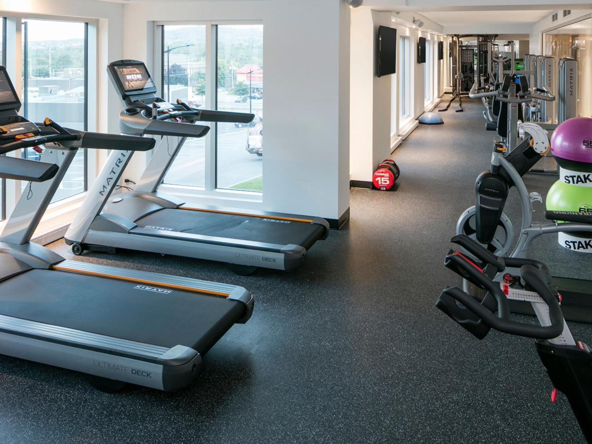 Otl Gouverneur Sherbrooke Luaran gambar The gym at the hotel