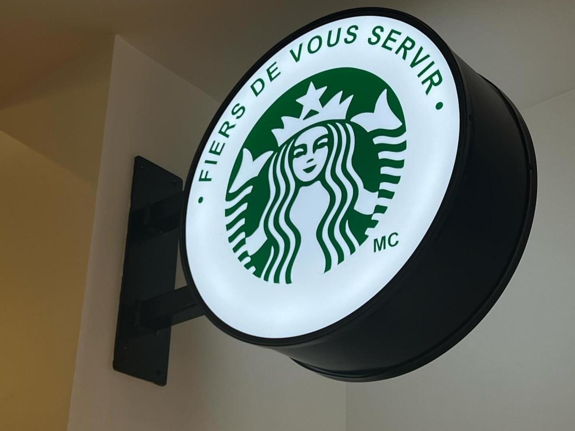 Otl Gouverneur Sherbrooke Luaran gambar Starbucks in Paris