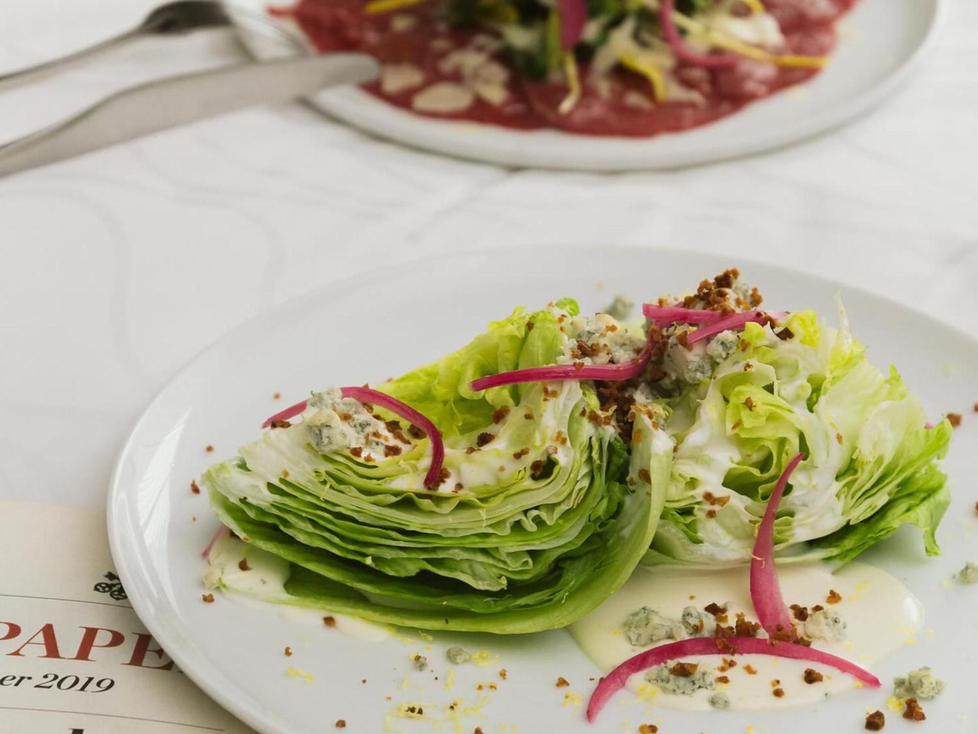 Otl Gouverneur Sherbrooke Luaran gambar A wedge salad